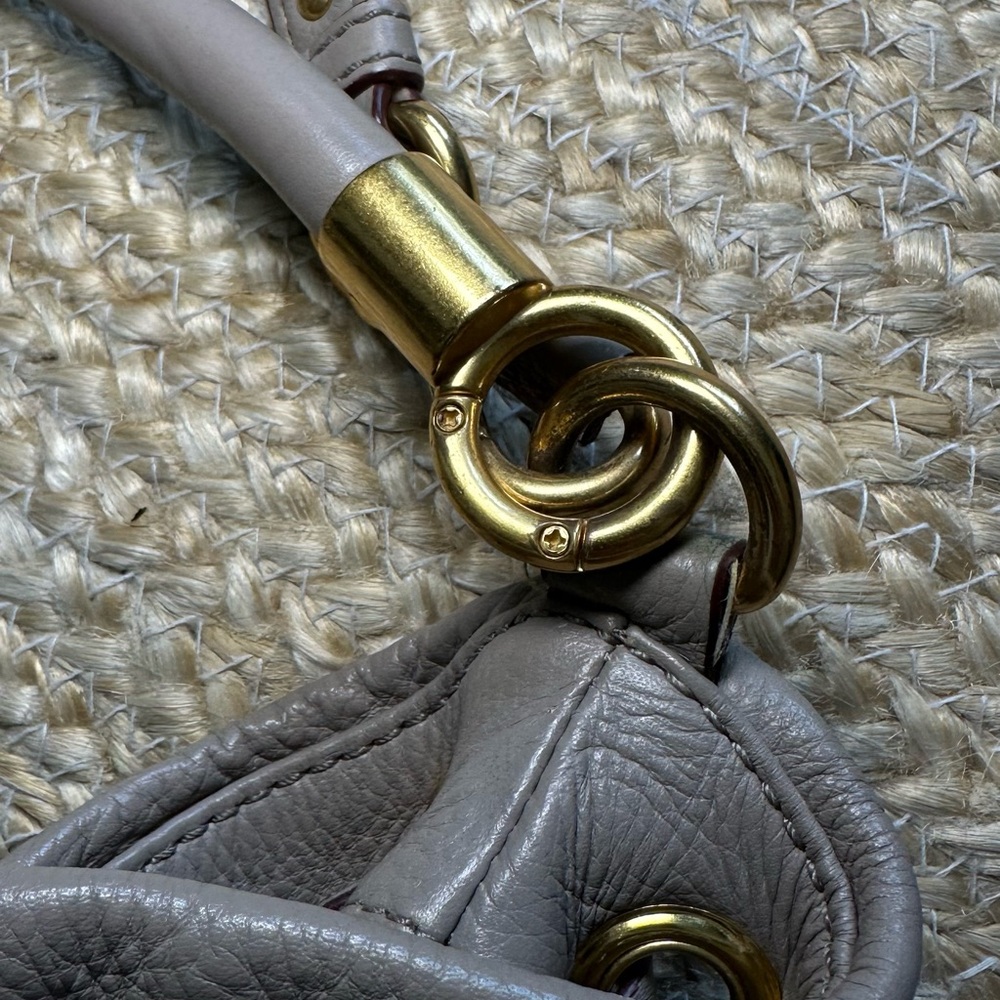 Marc by Marc Jacobs Beige/Grey Leather Crossbody Interlock Hobo Bag - Picture 4 of 7